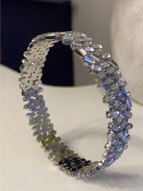 Gorgeous New Banana Republic Rhinestone Baguette Bangle Bracelet - Silver